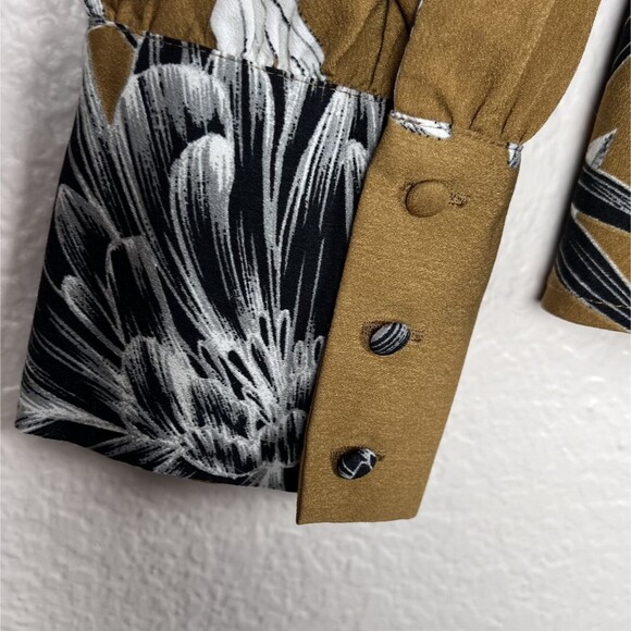 Who What Wear Sz M Long Sleeve Floral Peplum Blouse Asymmetrical Buttons Mustard - Picture 5 of 11